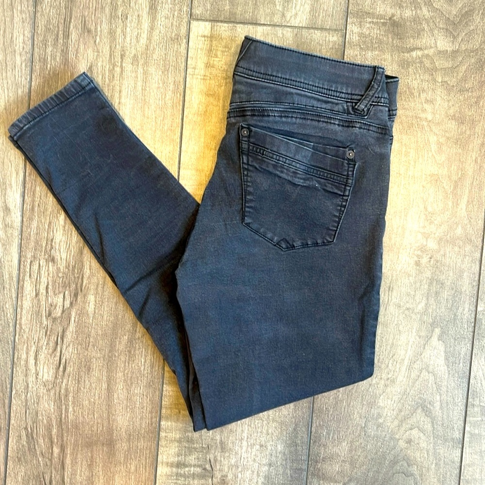 Like New Black Skinny Stretch Jeans - High Rise